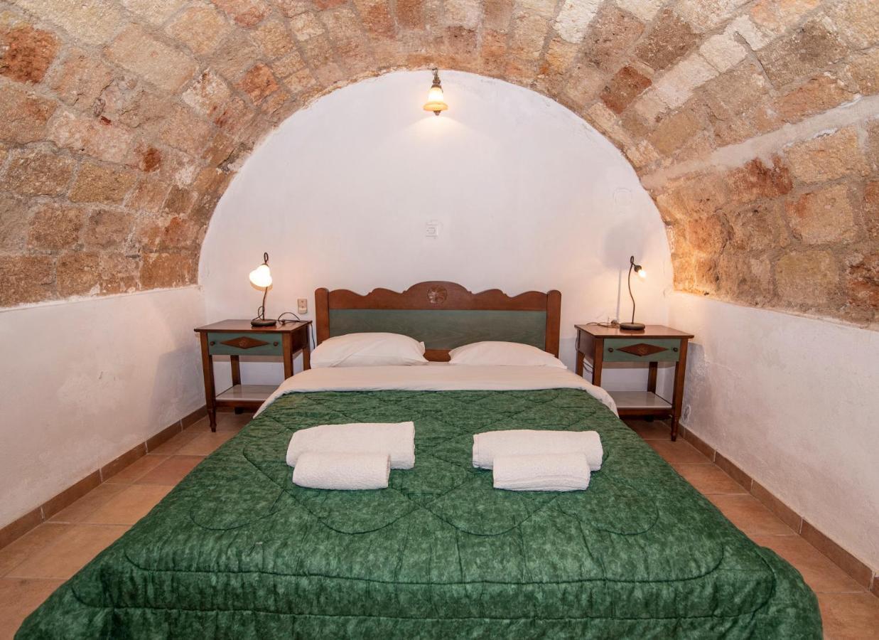 Goulas Traditional Guesthouse Monemvasia Bagian luar foto
