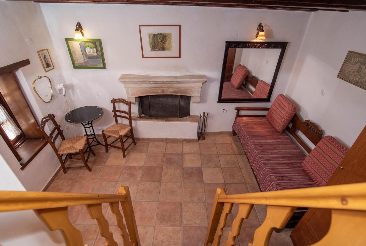 Goulas Traditional Guesthouse Monemvasia Bagian luar foto