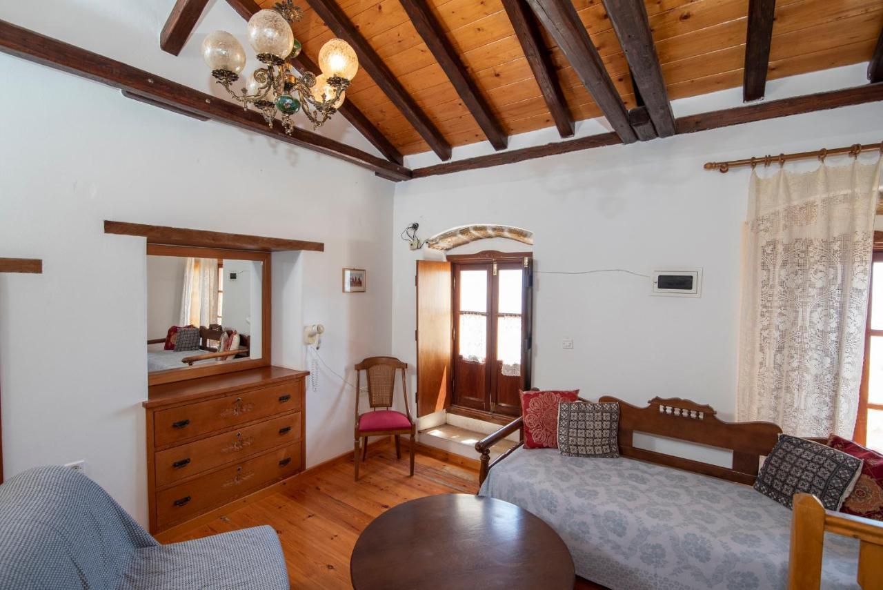 Goulas Traditional Guesthouse Monemvasia Bagian luar foto