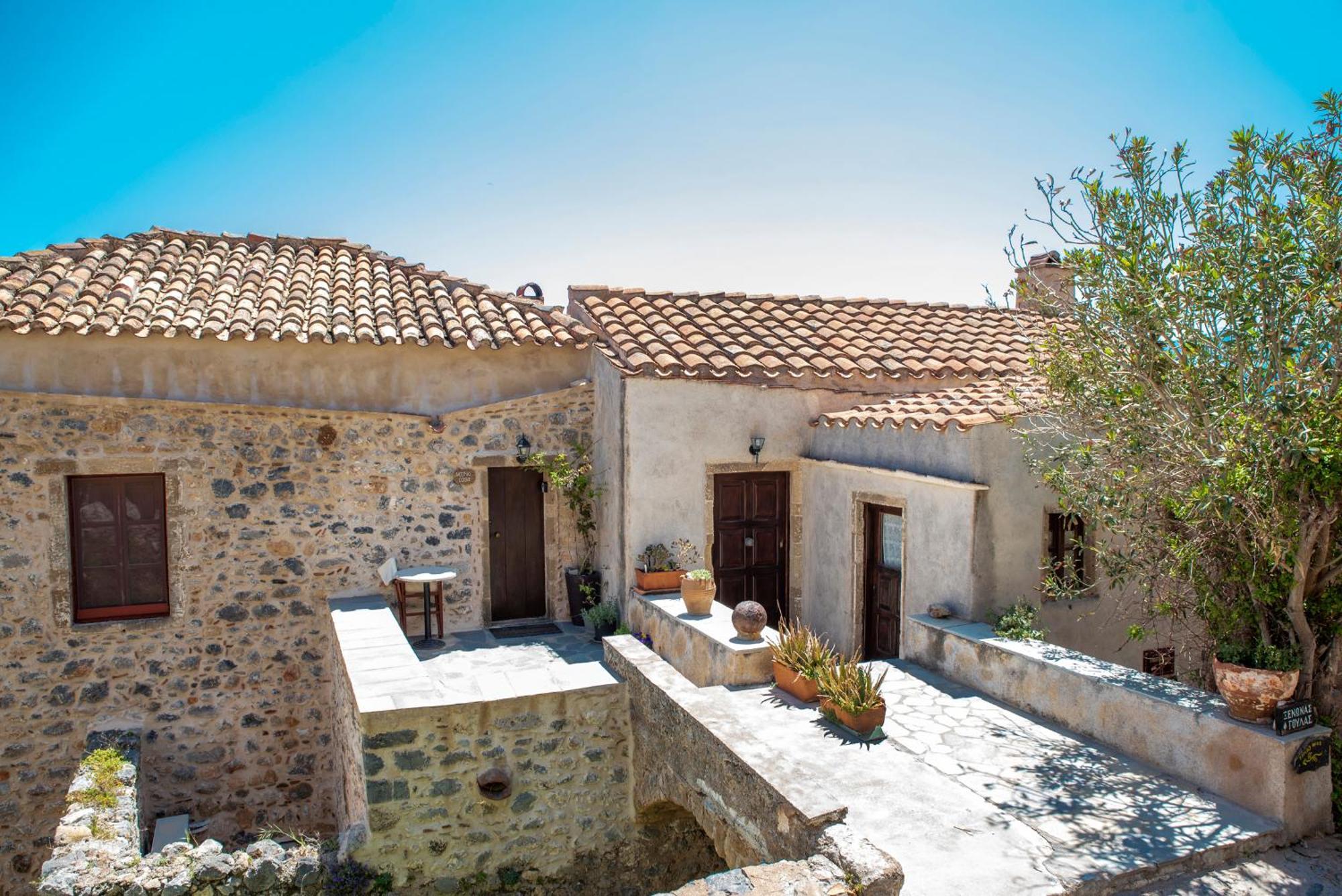Goulas Traditional Guesthouse Monemvasia Bagian luar foto