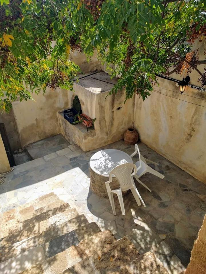 Goulas Traditional Guesthouse Monemvasia Bagian luar foto