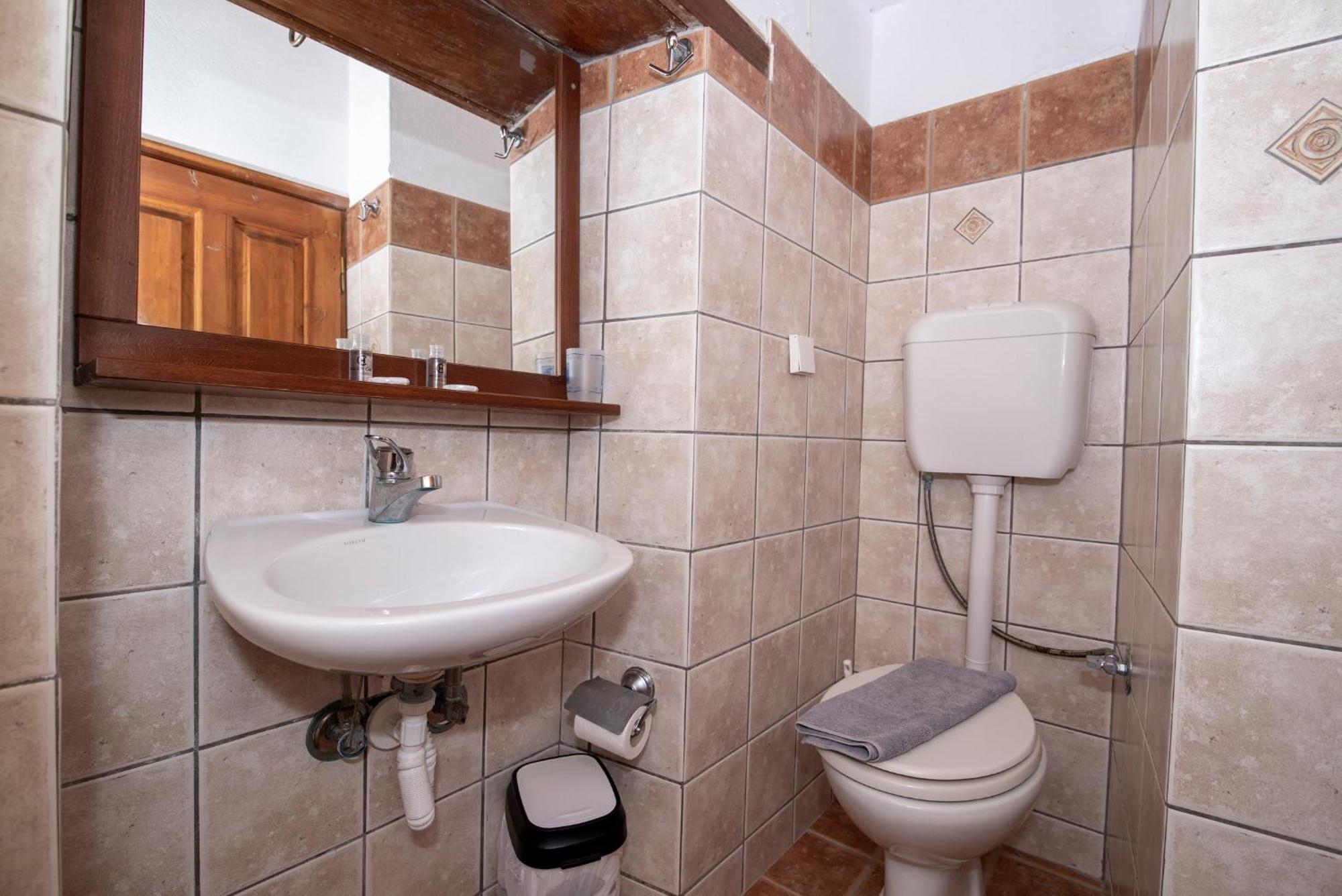 Goulas Traditional Guesthouse Monemvasia Bagian luar foto