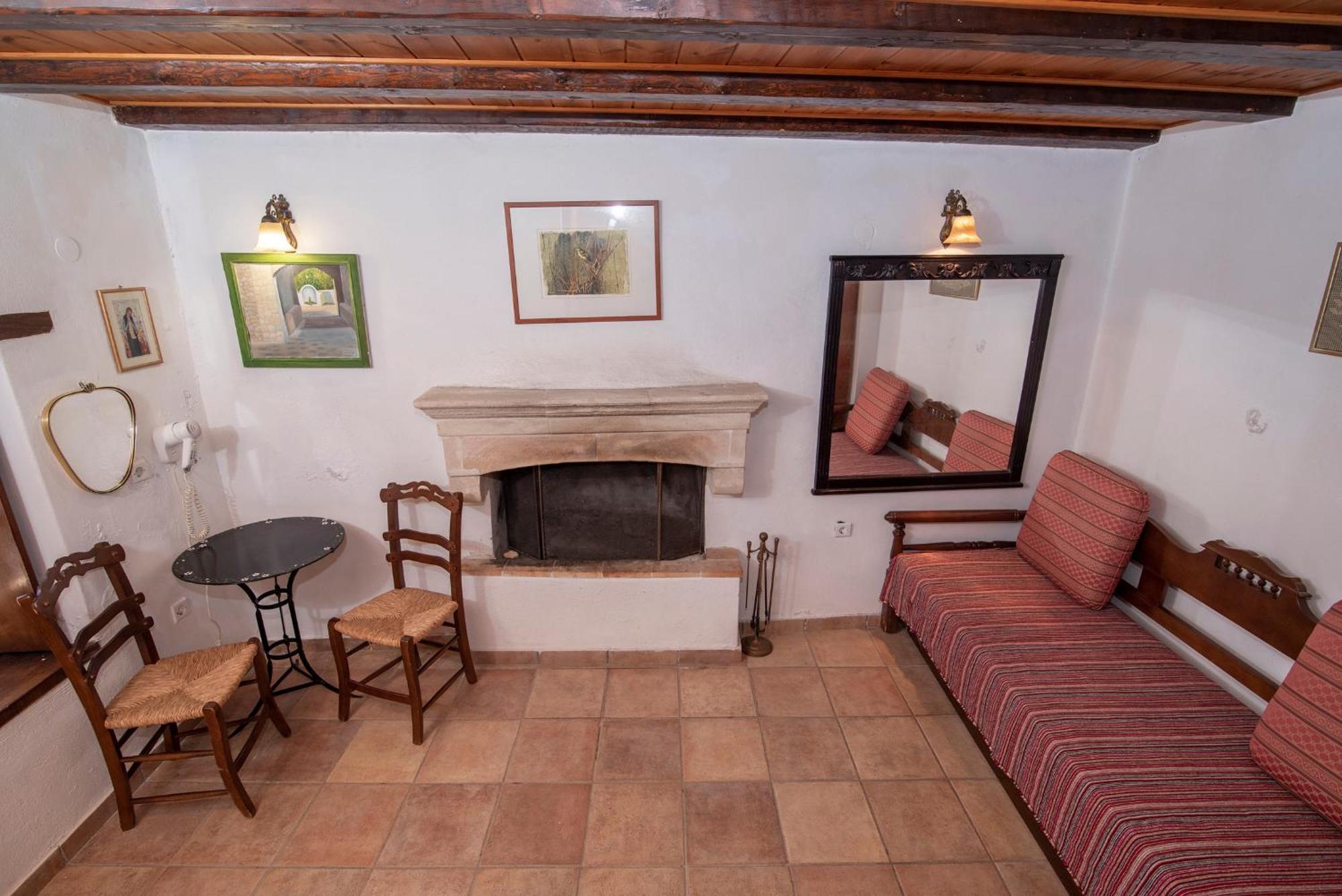 Goulas Traditional Guesthouse Monemvasia Bagian luar foto