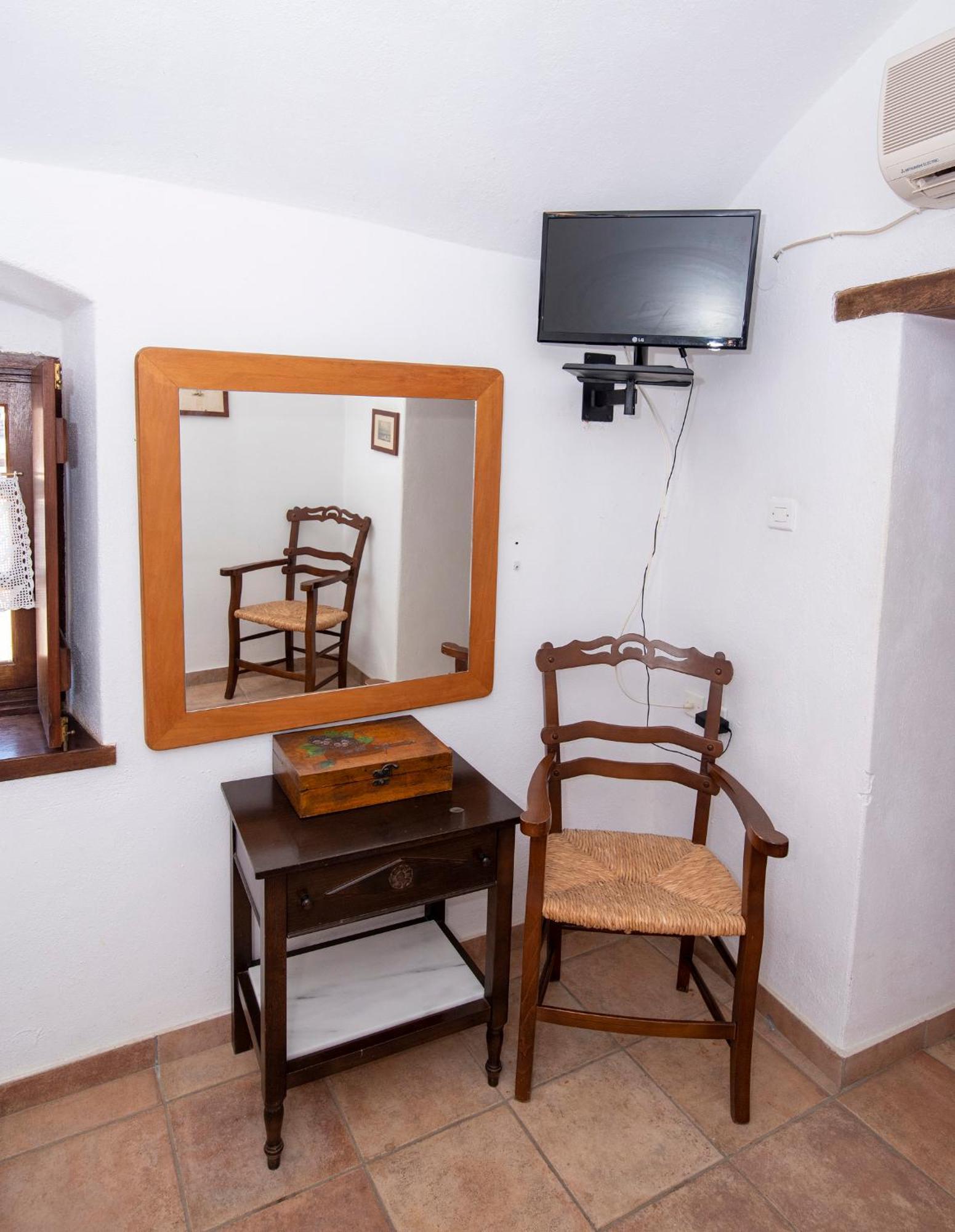 Goulas Traditional Guesthouse Monemvasia Bagian luar foto