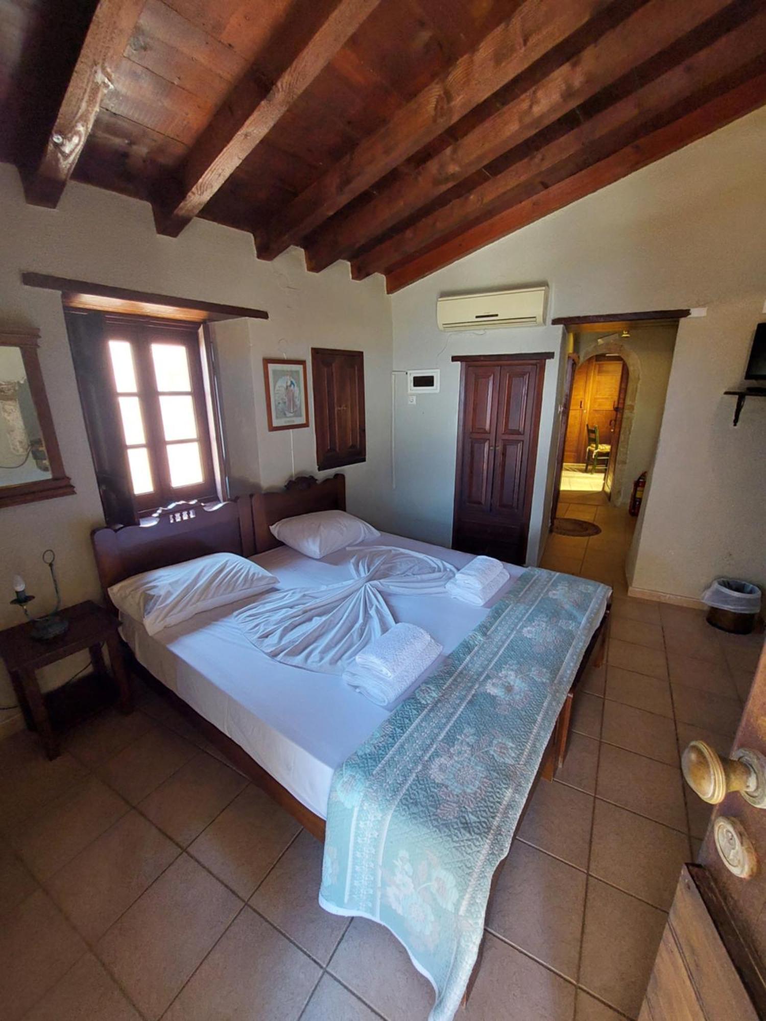 Goulas Traditional Guesthouse Monemvasia Bagian luar foto
