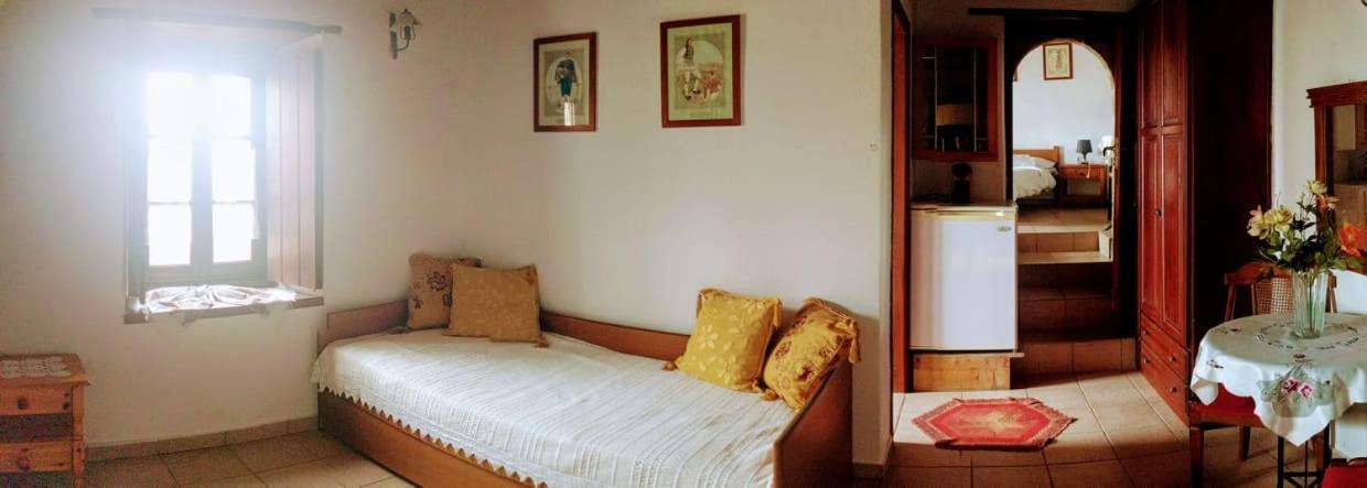 Goulas Traditional Guesthouse Monemvasia Bagian luar foto